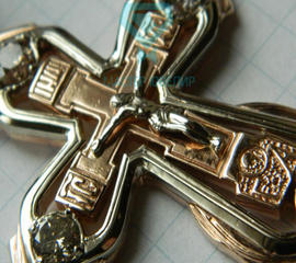 Массивный крест из золота с бриллиантами на заказ